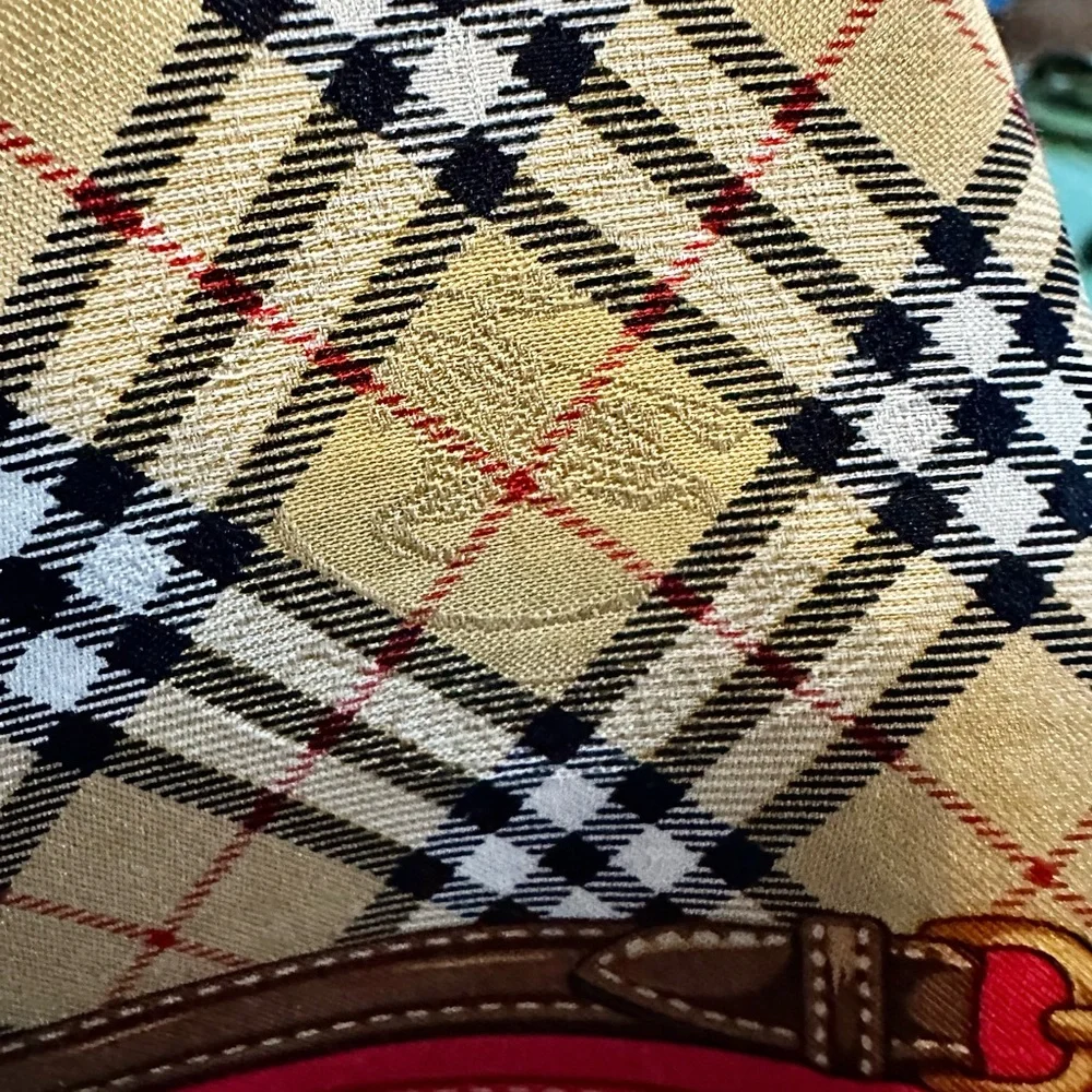 Burberry classic silk